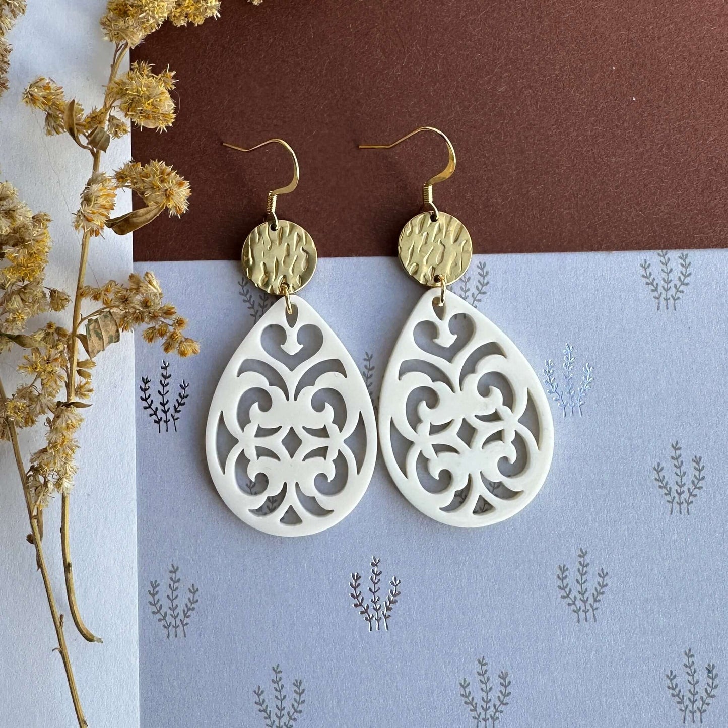 Ohrringe „Tropfen weiß“