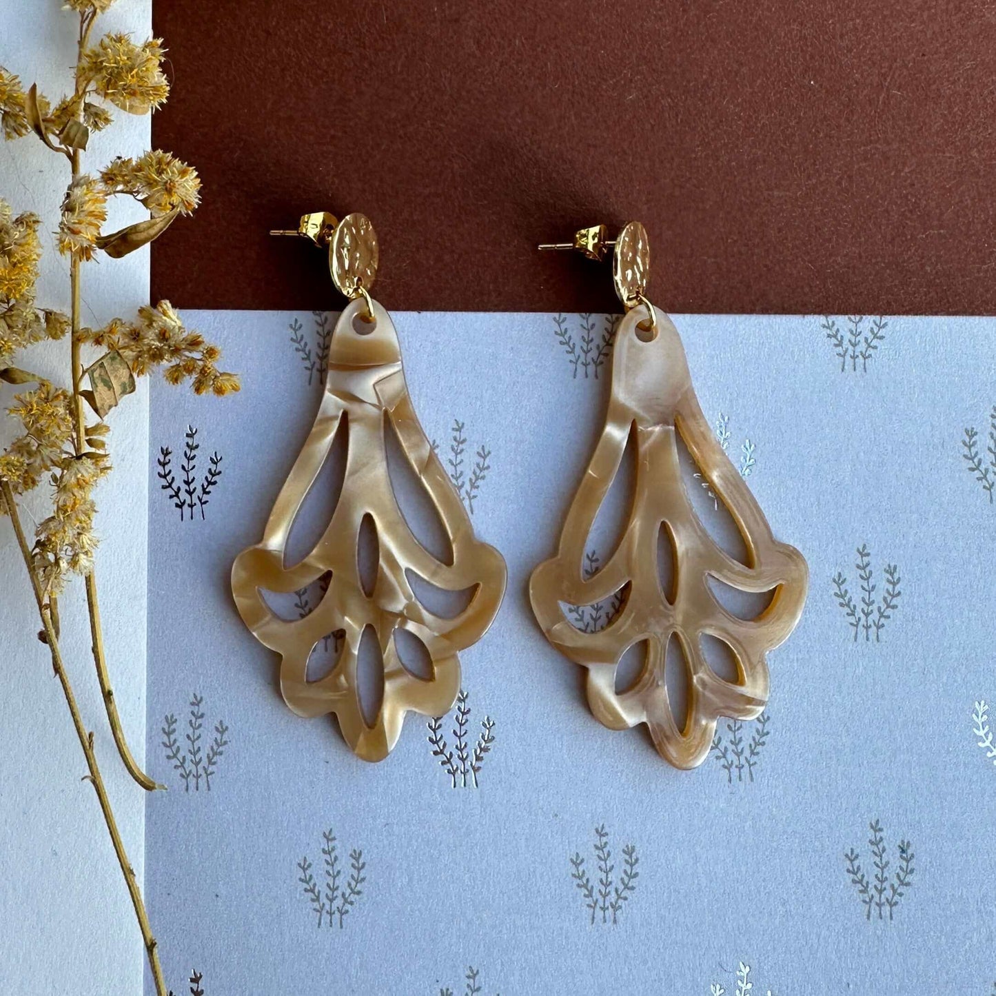 Ohrringe „Tulpe beige“